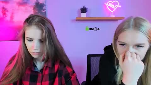 Snapshot of lulu_fly_ chatting on October 23, 2025, 8:57 am lulu_fly_ online show from October 23, 2025, 8:57 am