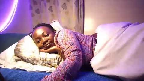 lulu_sparks1 online show from October 4, 2025, 1:14 am