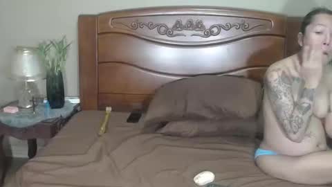 lulu_wild online show from April 5, 2026, 1:36 am