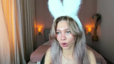 Alise online show from March 17, 2026, 2:31 pm