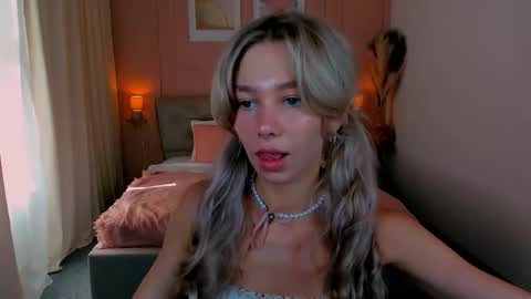 Alise online show from May 24, 2026, 1:05 pm