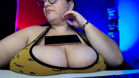 LuluBigTitts online show from October 7, 2025, 1:14 am