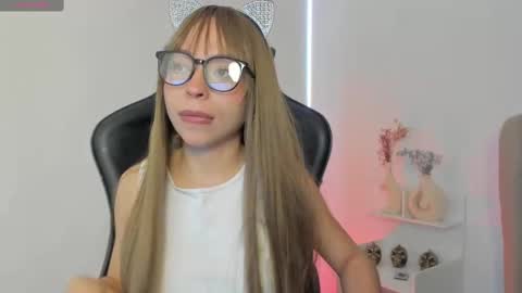 Snapshot of luluuberry chatting on October 30, 2025, 12:17 pm luluuberry online show from October 30, 2025, 12:17 pm