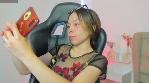 Snapshot of luluuberry chatting on November 12, 2025, 1:44 pm luluuberry online show from November 12, 2025, 1:44 pm