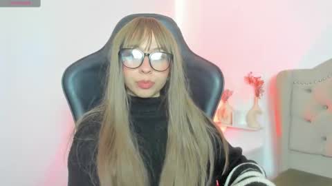 Snapshot of luluuberry chatting on November 17, 2025, 2:34 pm luluuberry online show from November 17, 2025, 2:34 pm