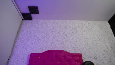 Luly online show from October 15, 2025, 4:12 am