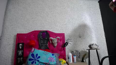 Luly online show from October 29, 2025, 1:52 am