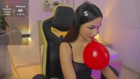 L U M A online show from November 16, 2025, 3:01 am