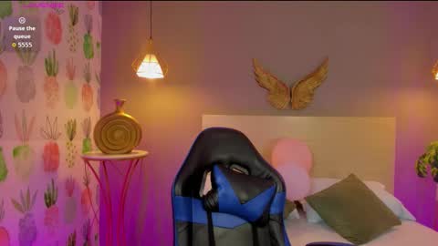 L U M A online show from March 25, 2026, 8:04 pm