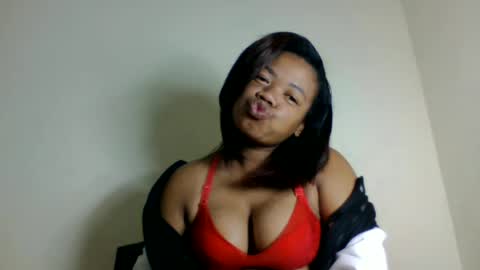 lumira_belle online show from July 3, 2026, 10:05 pm