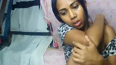 Snapshot of luna019 chatting on October 24, 2025, 6:37 pm Luna online show from October 24, 2025, 6:37 pm