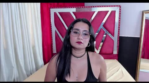 Luna  online show from September 18, 2025, 8:00 pm