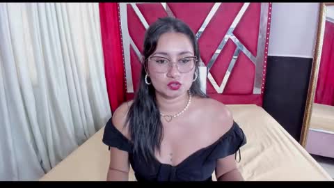 Luna  online show from September 23, 2025, 7:06 pm