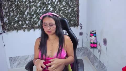 Luna  online show from October 23, 2025, 8:51 pm