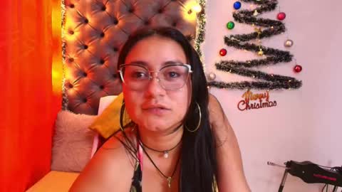 Luna  online show from December 18, 2025, 8:59 pm