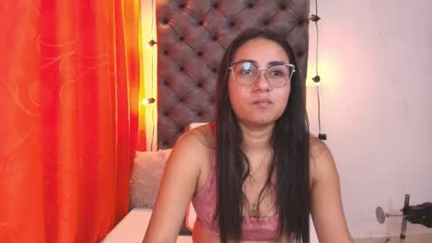 Luna  online show from January 11, 2026, 2:22 pm