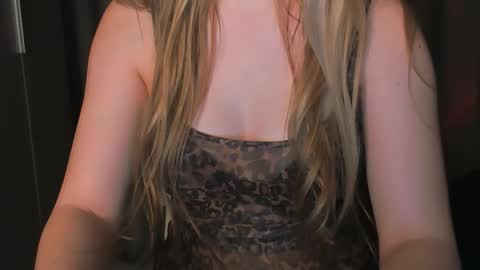 luna1vibe online show from December 13, 2025, 10:15 pm