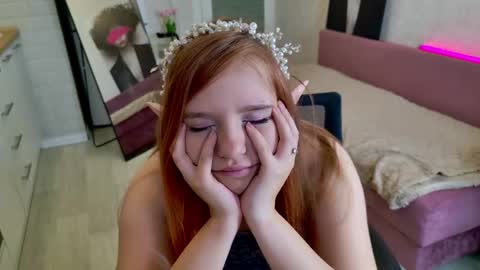 Luna online show from May 19, 2026, 1:56 am