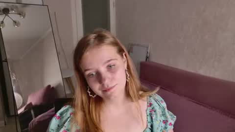 Luna online show from August 3, 2026, 7:06 pm