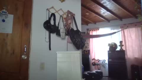 Snapshot of luna__cute chatting on November 7, 2025, 8:20 pm Luna online show from November 7, 2025, 8:20 pm