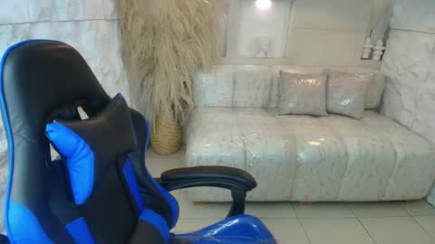 Luna online show from September 17, 2025, 8:32 pm