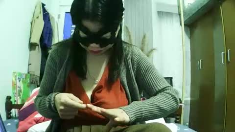 luna_beauty25 online show from January 15, 2026, 9:51 pm