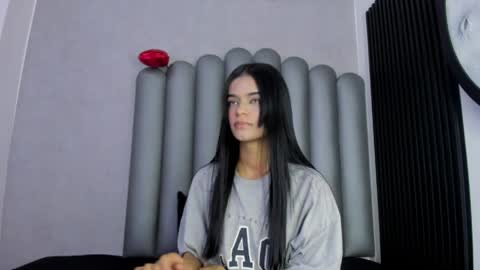 Snapshot of luna_bella_23 chatting on April 16, 2026, 3:18 am luna_bella_23 online show from April 16, 2026, 3:18 am