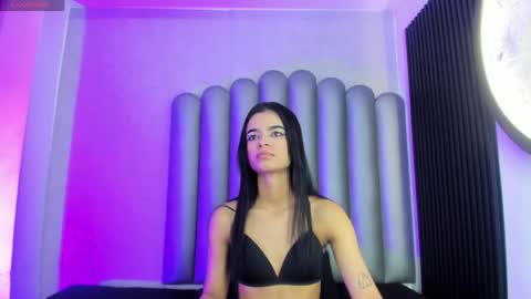 Snapshot of luna_bella_23 chatting on May 27, 2026, 5:37 am luna_bella_23 online show from May 27, 2026, 5:37 am