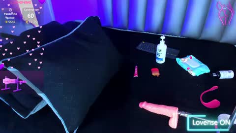 luna_bella_23 online show from June 26, 2026, 4:06 am