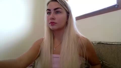 luna_blazer online show from October 15, 2025, 9:09 am