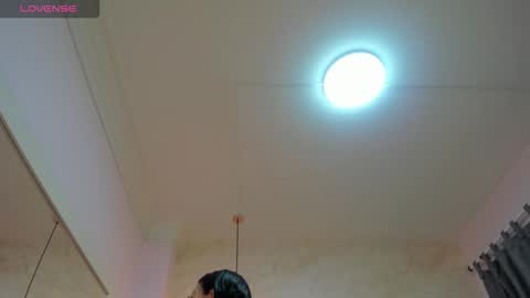 Snapshot of luna_blyss chatting on February 15, 2026, 10:17 pm Luna online show from February 15, 2026, 10:17 pm