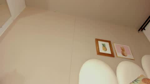 luna_bradley_ online show from April 8, 2026, 12:38 pm