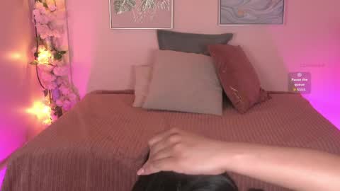 Lunita online show from April 13, 2026, 7:19 pm