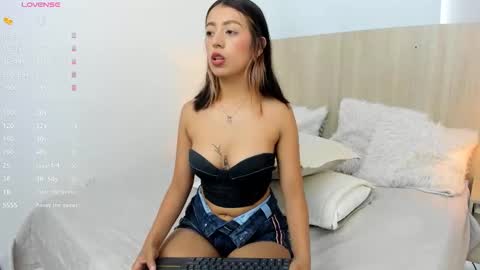 Luna online show from November 6, 2025, 7:59 pm