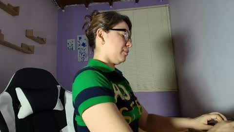 Snapshot of luna_desiree chatting on October 14, 2025, 8:04 am luna_desiree online show from October 14, 2025, 8:04 am