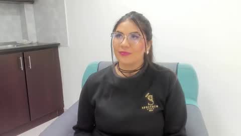 luna  online show from December 20, 2025, 11:17 am