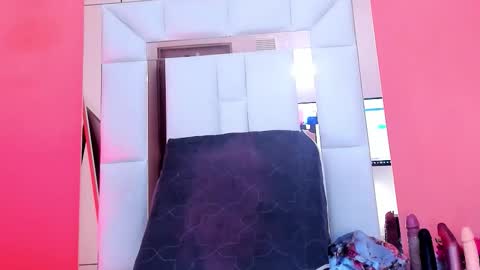 Luna online show from October 26, 2025, 12:33 pm