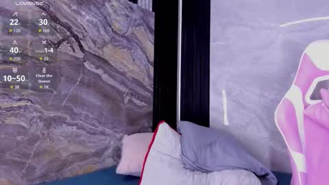 luna_ember online show from January 9, 2026, 12:24 am