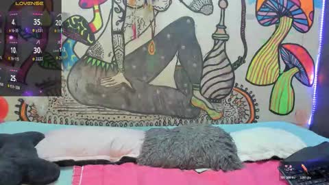 luna_gc online show from November 6, 2025, 6:09 pm