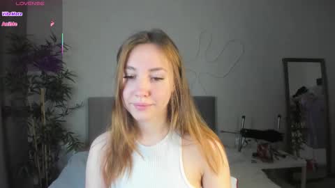 Luna online show from October 12, 2025, 11:04 pm