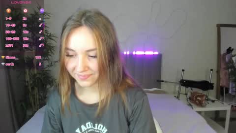 Luna online show from October 15, 2025, 12:22 am