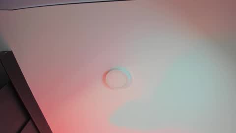 LUNA online show from December 3, 2025, 11:36 pm