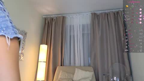 Snapshot of luna_helga chatting on October 5, 2025, 5:39 am Luna online show from October 5, 2025, 5:39 am