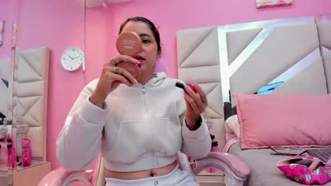 luna_hix online show from April 29, 2026, 3:10 am