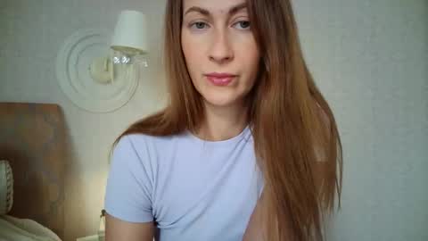 luna_hoti online show from September 25, 2025, 6:50 am