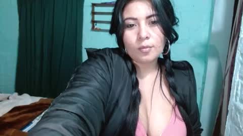 luna_india online show from January 24, 2025, 3:54 am
