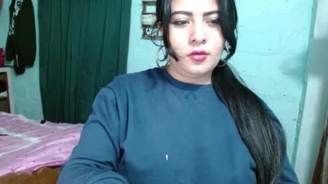 luna_india online show from January 26, 2025, 2:03 am