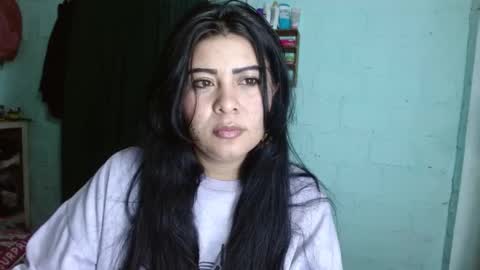 luna_india online show from February 9, 2025, 9:05 am