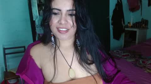luna_india online show from March 6, 2025, 11:42 pm