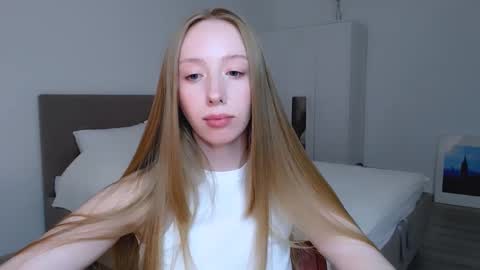 Luna online show from December 5, 2024, 3:15 am